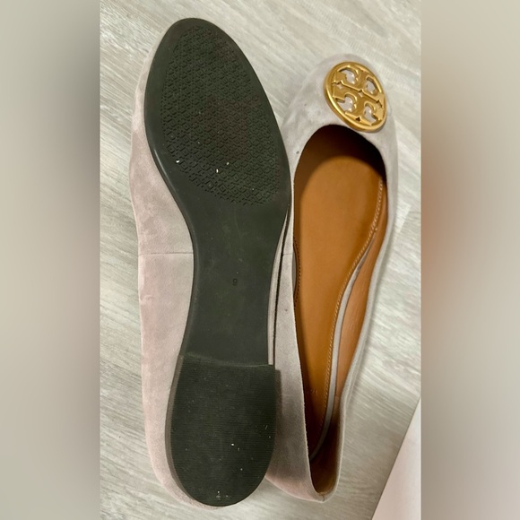 Tory Burch Womens Gray With Gold Emblem Leather Ballet Flats Shoes Sz 9 - Picture 14 of 16